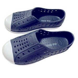 Okie Dokie kids age 4-7 shoes SZ 11 NAVY NWOT